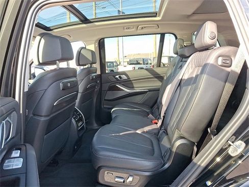 Used 2023 BMW X7 xDrive40i image 10
