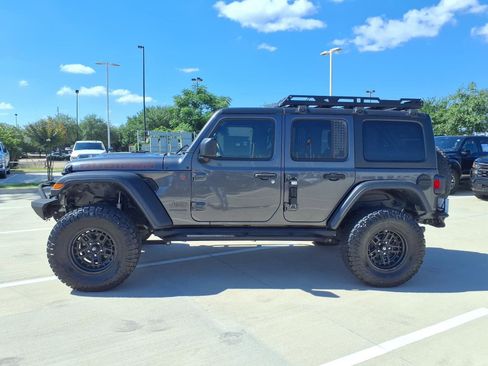 Used 2018 Jeep Wrangler Unlimited Rubicon AWD/4WD image 8