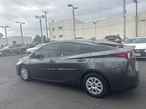 Used 2022 Toyota Prius LE FWD image 11