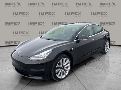 Used 2020 Tesla Model 3 Standard Range Plus image 1