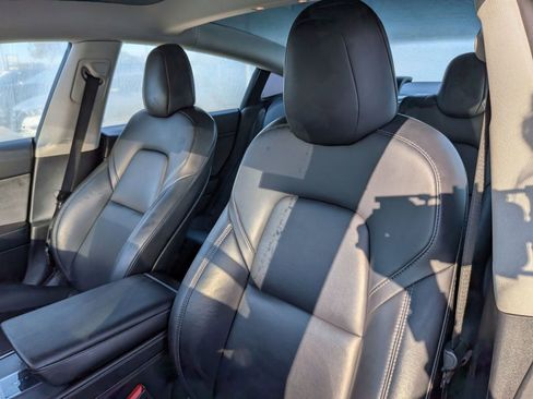 Used 2022 Tesla Model 3 Standard Range image 15