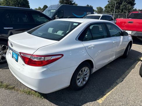 Used 2015 Toyota Camry LE FWD image 8