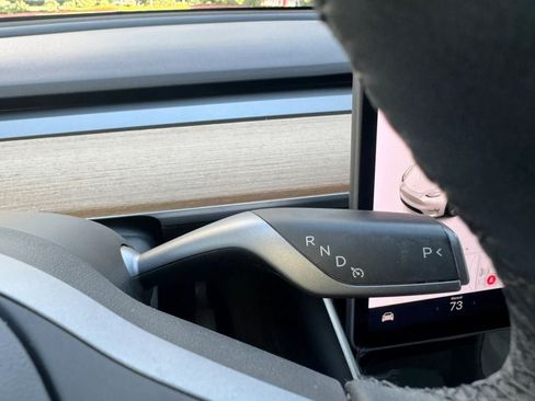 Used 2024 Tesla Model Y Long Range AWD/4WD image 19