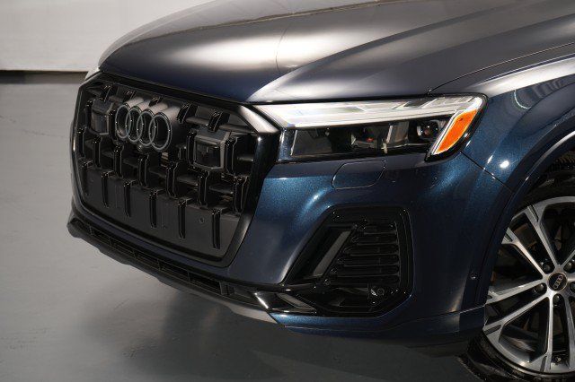 Used 2025 Audi Q7 2.0T Premium Plus w/ Premium Plus Package AWD/4WD image 3