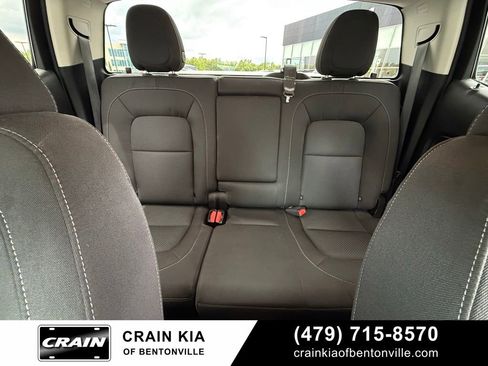 Used 2020 Chevrolet Colorado LT RWD image 29