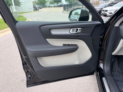 New 2026 Volvo XC40 B5 Plus w/ Protection Package Premier AWD/4WD image 16