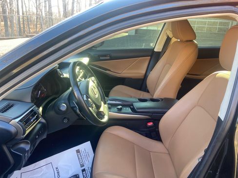 Used 2018 Lexus IS 300 AWD w/ Comfort Package image 2