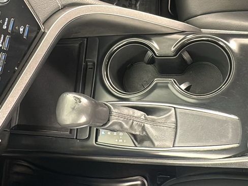 Used 2020 Toyota Camry SE FWD image 26