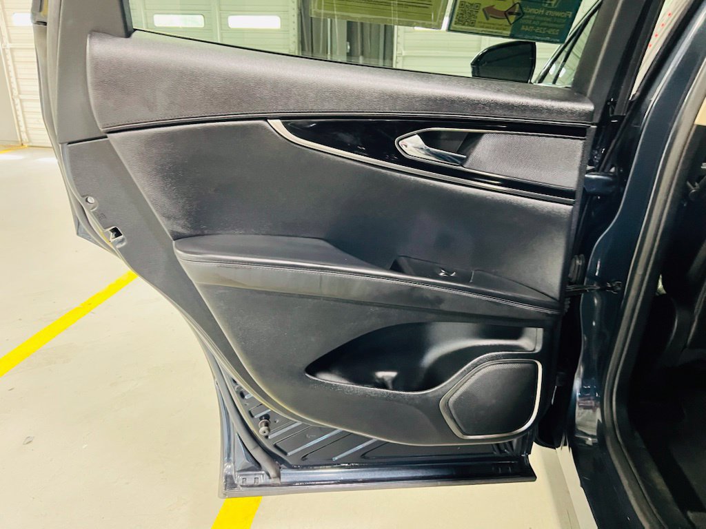 Used 2022 Lincoln Nautilus FWD image 26