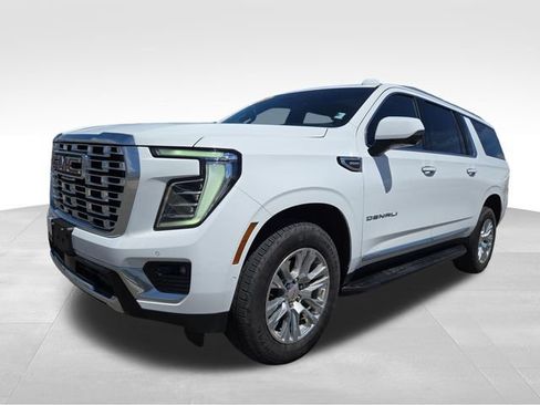 Used 2026 GMC Yukon XL Denali w/ Advanced Technology Package AWD/4WD image 5