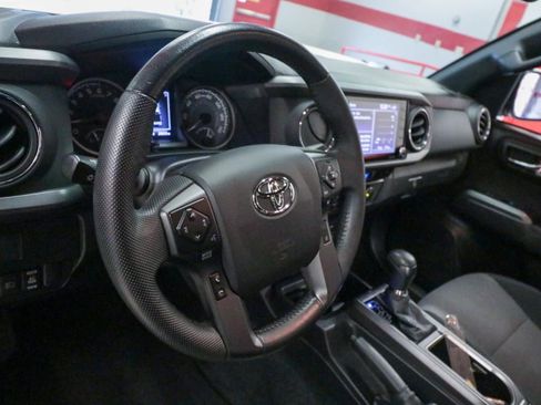 Used 2023 Toyota Tacoma TRD Off-Road image 12