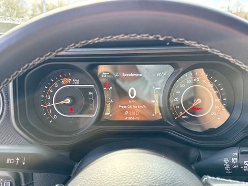Used 2025 Jeep Wrangler Unlimited Rubicon AWD/4WD image 23