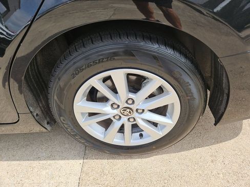 Used 2025 Toyota Camry LE FWD image 25