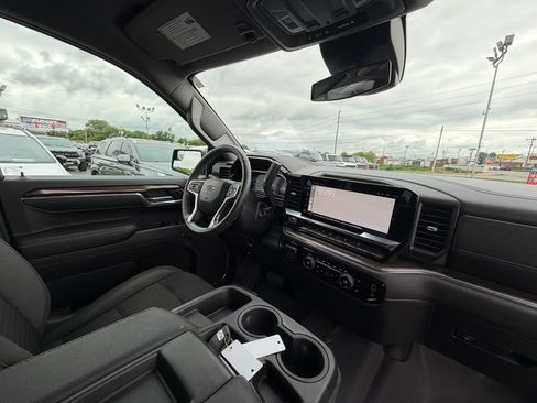 Used 2024 Chevrolet Silverado 1500 RST AWD/4WD image 20