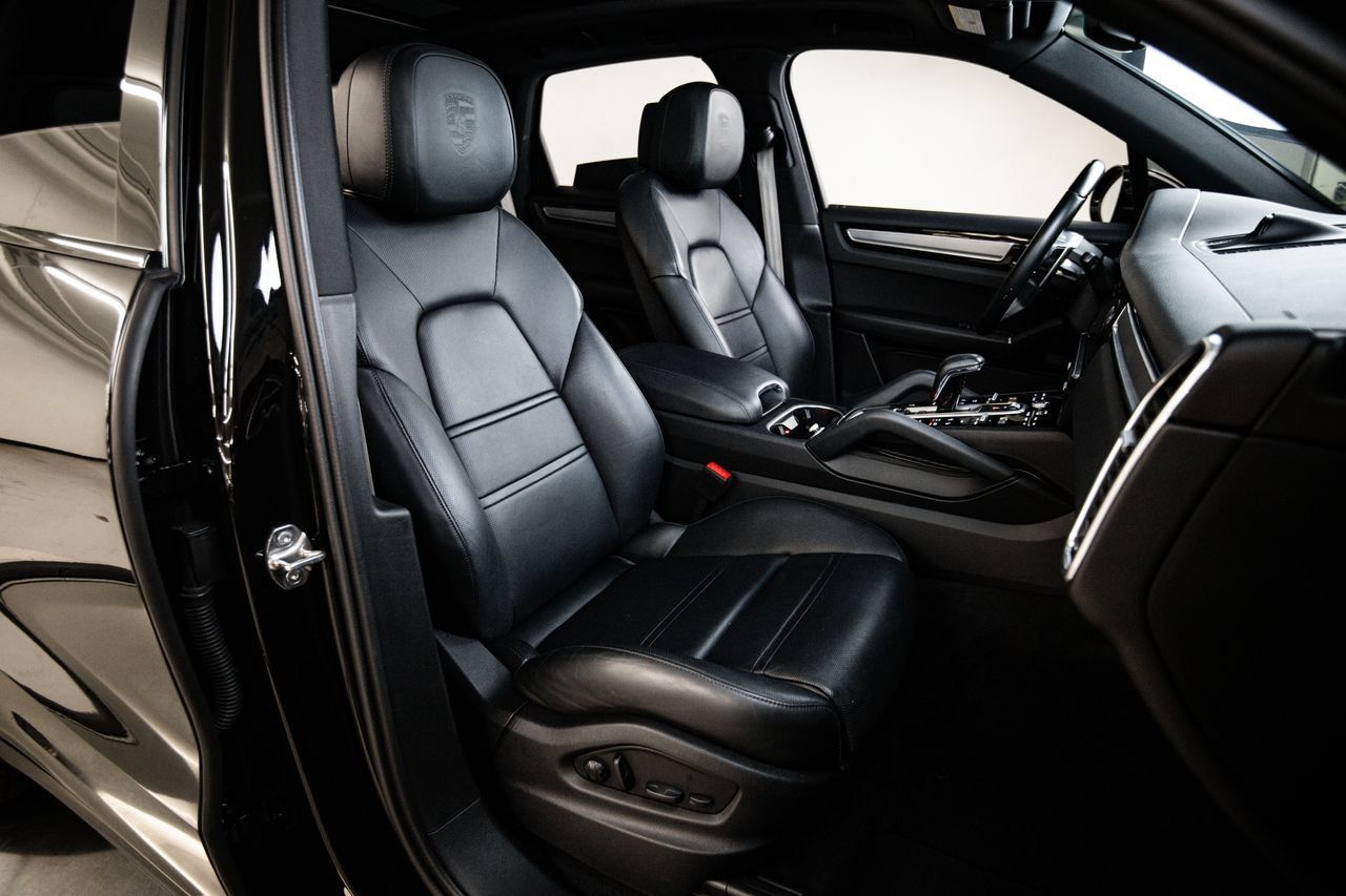 Certified 2023 Porsche Cayenne Platinum Edition AWD/4WD image 29