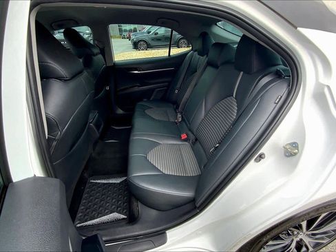 Used 2019 Toyota Camry SE w/ Convenience Package image 21