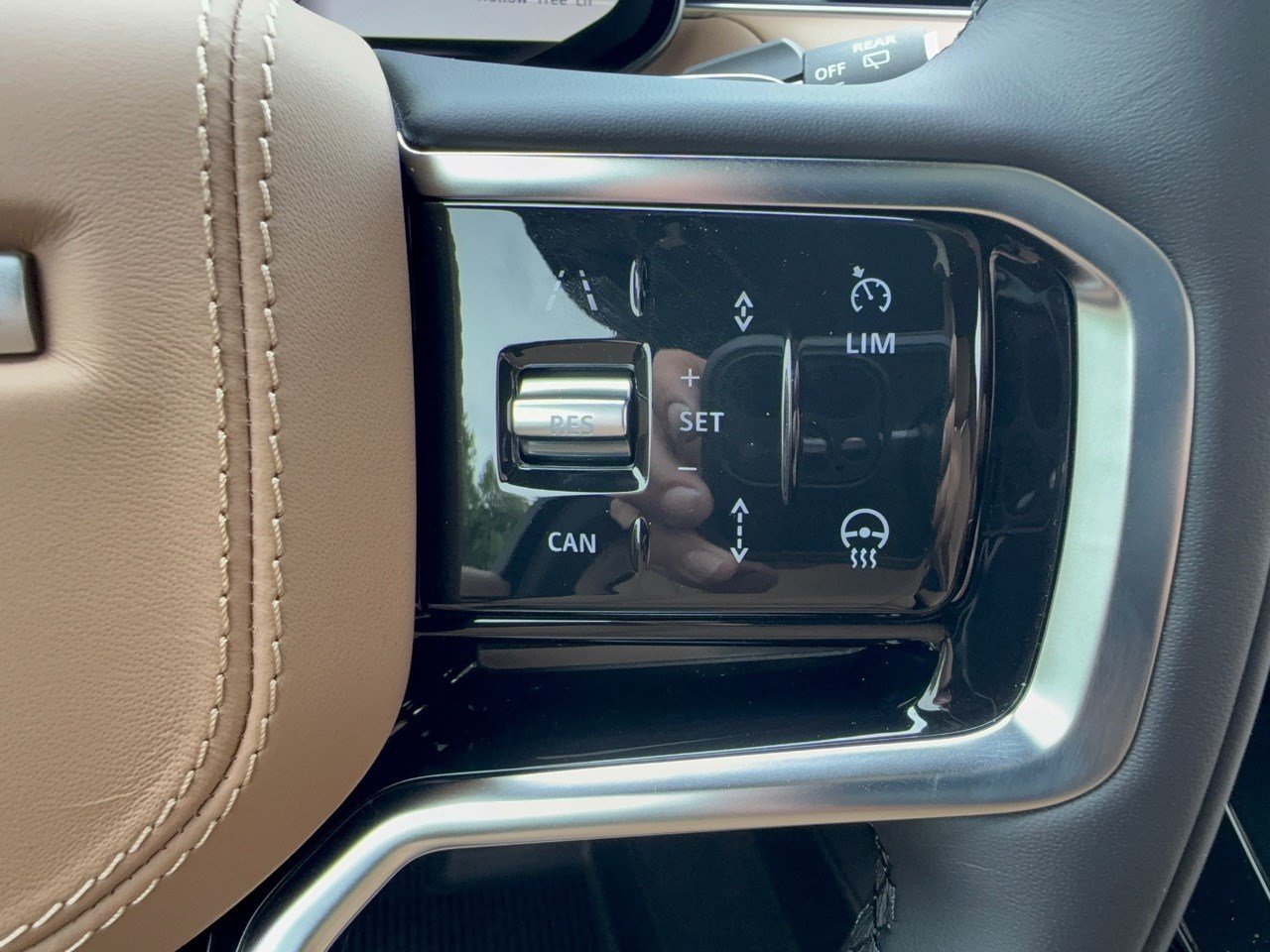 New 2026 Land Rover Range Rover Sport SE AWD/4WD image 19
