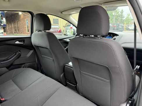 Used 2016 Ford Focus SE w/ Reverse Sensing Package FWD image 21