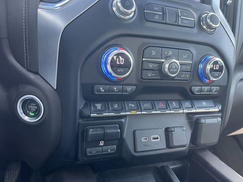 Used 2022 GMC Sierra 3500 SLT w/ SLT Premium Package image 28