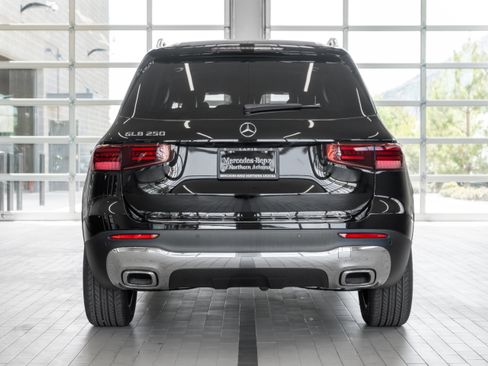 Used 2024 Mercedes-Benz GLB 250 GLB 250 w/ Exclusive Package image 14