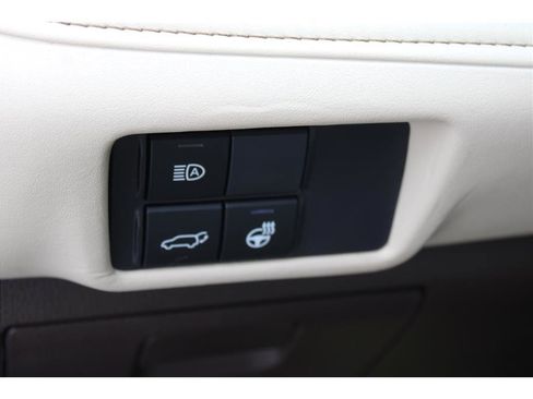 Used 2020 Toyota Highlander Limited image 18