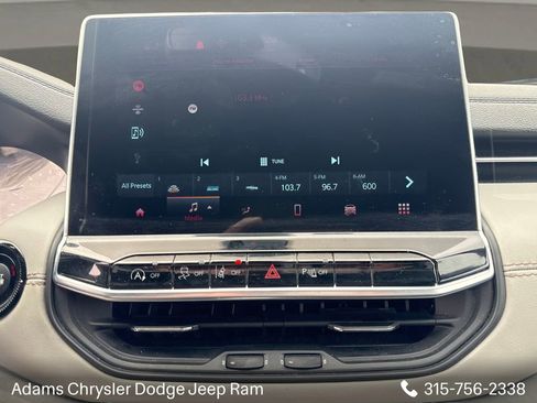 Used 2025 Jeep Compass Limited AWD/4WD image 18