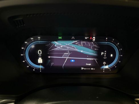 Used 2025 Volvo XC60 B5 Ultra AWD/4WD image 9