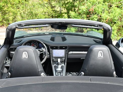 Used 2017 Porsche 911 Carrera image 57