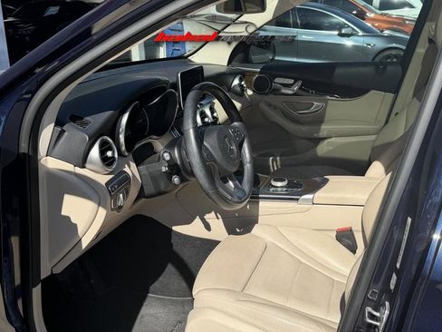 Used 2019 Mercedes-Benz GLC 300 4MATIC image 21