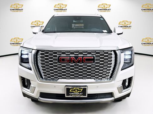 Used 2024 GMC Yukon XL Denali image 2