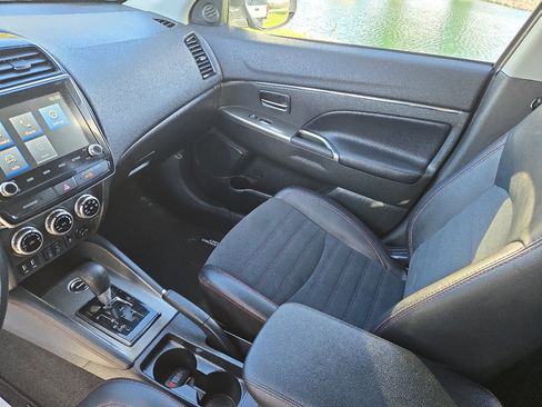 Used 2024 Mitsubishi Outlander Sport SE image 16