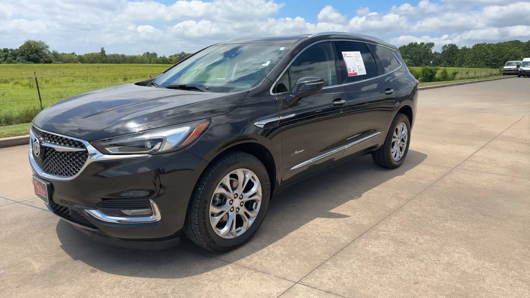 Used 2021 Buick Enclave Avenir w/ Avenir Technology Package FWD image 5