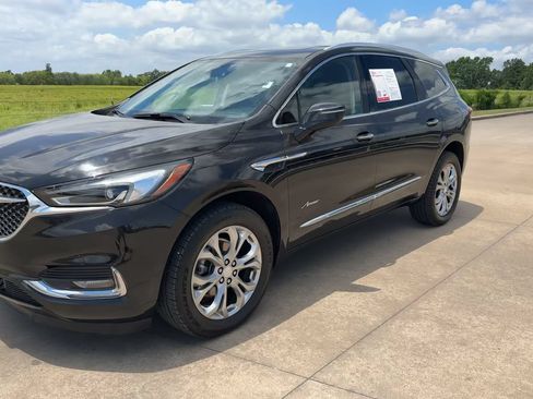 Used 2021 Buick Enclave Avenir w/ Avenir Technology Package FWD image 5