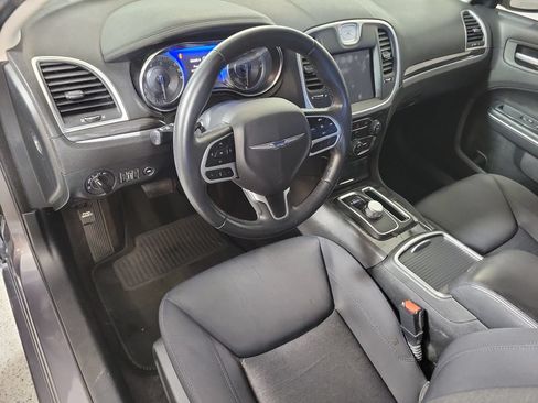 Used 2018 Chrysler 300 Touring RWD image 11