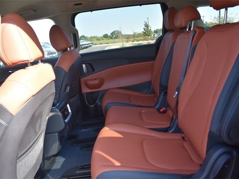 New 2026 Kia Carnival EX image 19