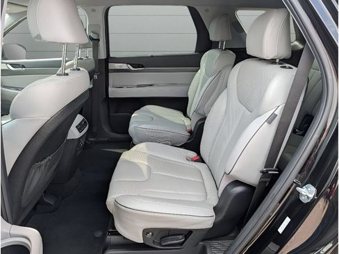 Used 2024 Hyundai Palisade SEL w/ Premium Package FWD image 32