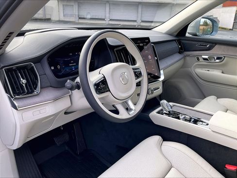 New 2026 Volvo XC90 T8 Ultra w/ Protection Package Premier image 8