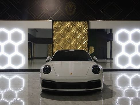 Used 2020 Porsche 911 Carrera RWD image 2