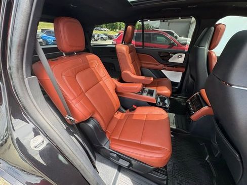 Used 2025 Lincoln Aviator Reserve w/ Luxury Package AWD/4WD image 31