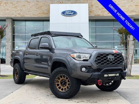 Used 2021 Toyota Tacoma TRD Off-Road w/ Technology Package AWD/4WD image 1