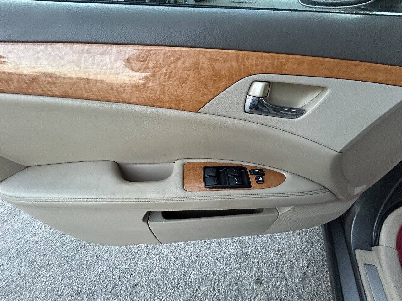 Used 2006 Toyota Avalon XLS FWD image 6