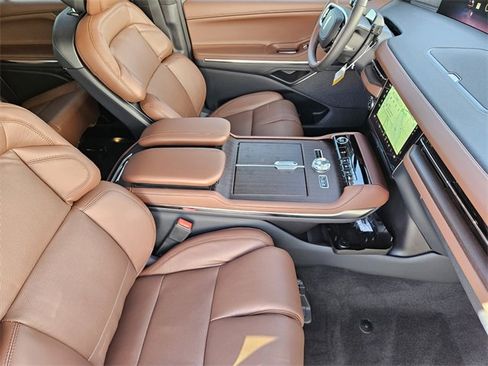 New 2025 Lincoln Navigator L Reserve image 13