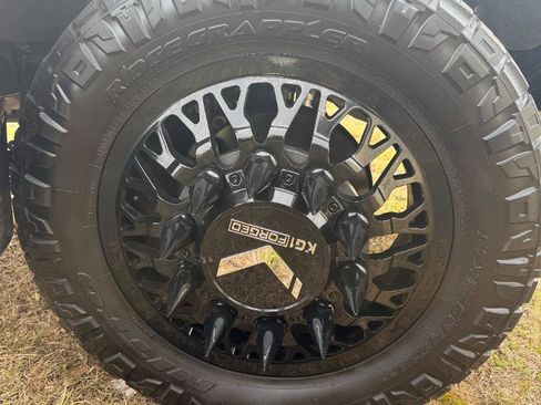 Used 2023 Ford F250 Lariat image 7