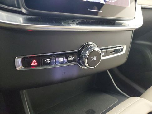 Certified 2026 Volvo XC90 B6 Plus AWD/4WD image 28