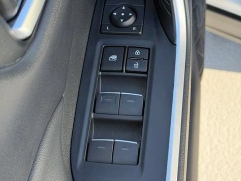 Used 2025 Toyota RAV4 XLE AWD/4WD image 23