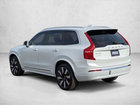 Used 2023 Volvo XC90 T8 Ultimate image 8