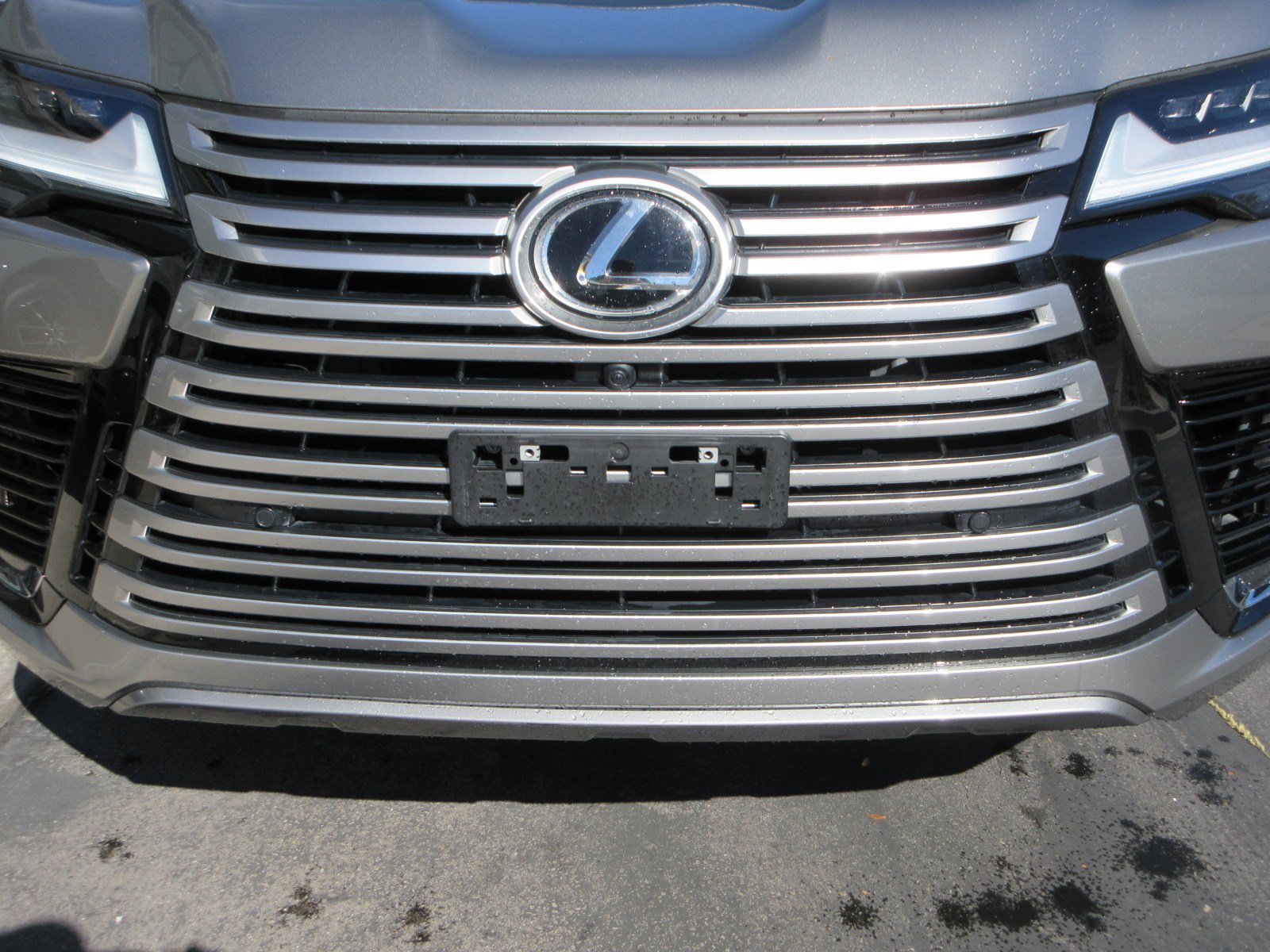 Used 2023 Lexus LX 600 4WD w/ Luxury Package image 15