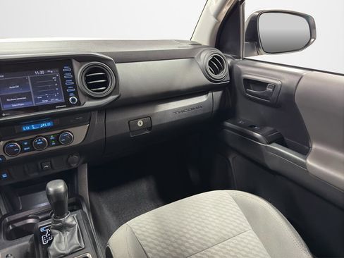 Used 2022 Toyota Tacoma SR image 25