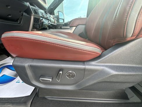 Used 2022 Ford F250 Platinum image 14