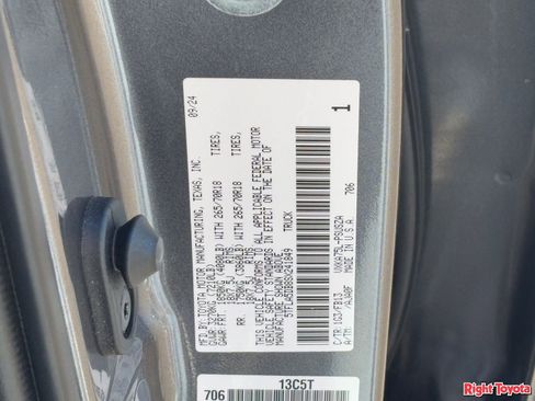 Used 2025 Toyota Tundra SR5 AWD/4WD image 32